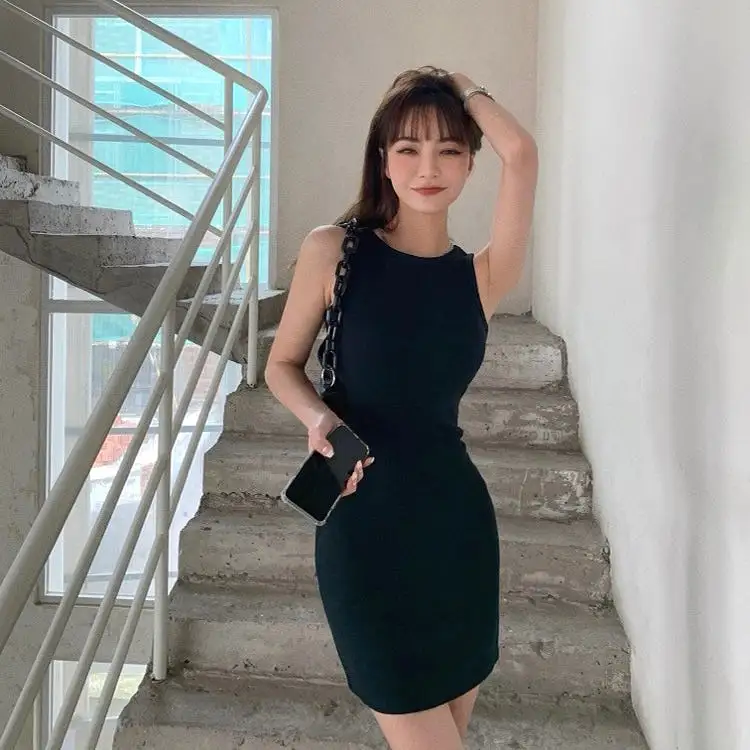 Black Sleeveless Dress