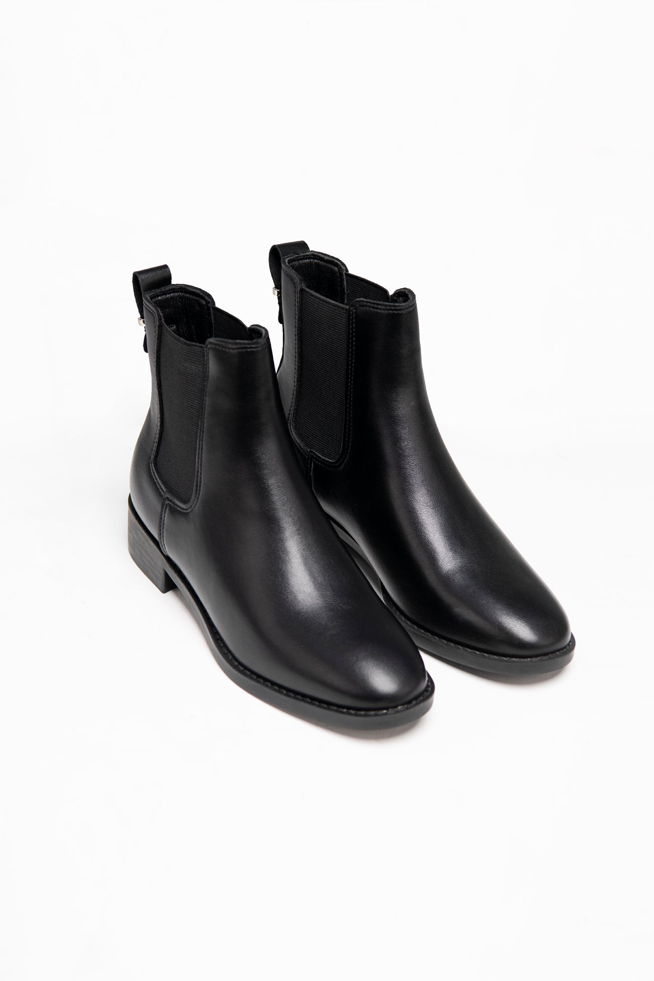 CLASSIC BLACK LOW ANKLE BOOTS