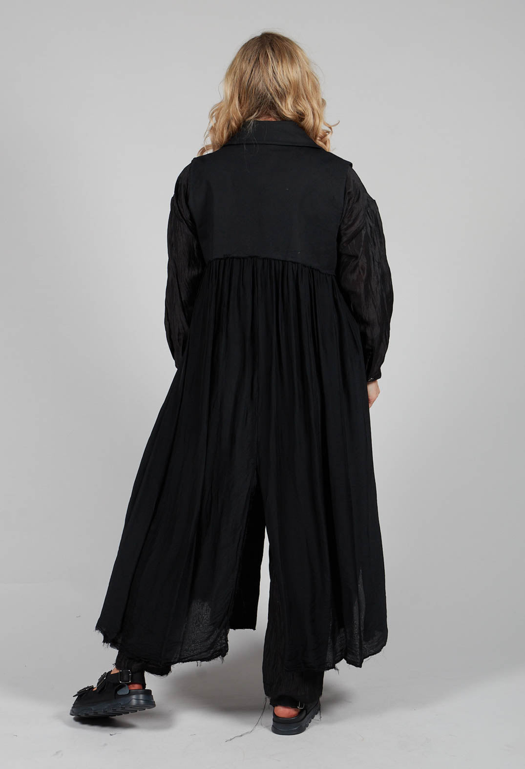 Long Sleeveless Coat in Contone and Viscosa Seta Nero