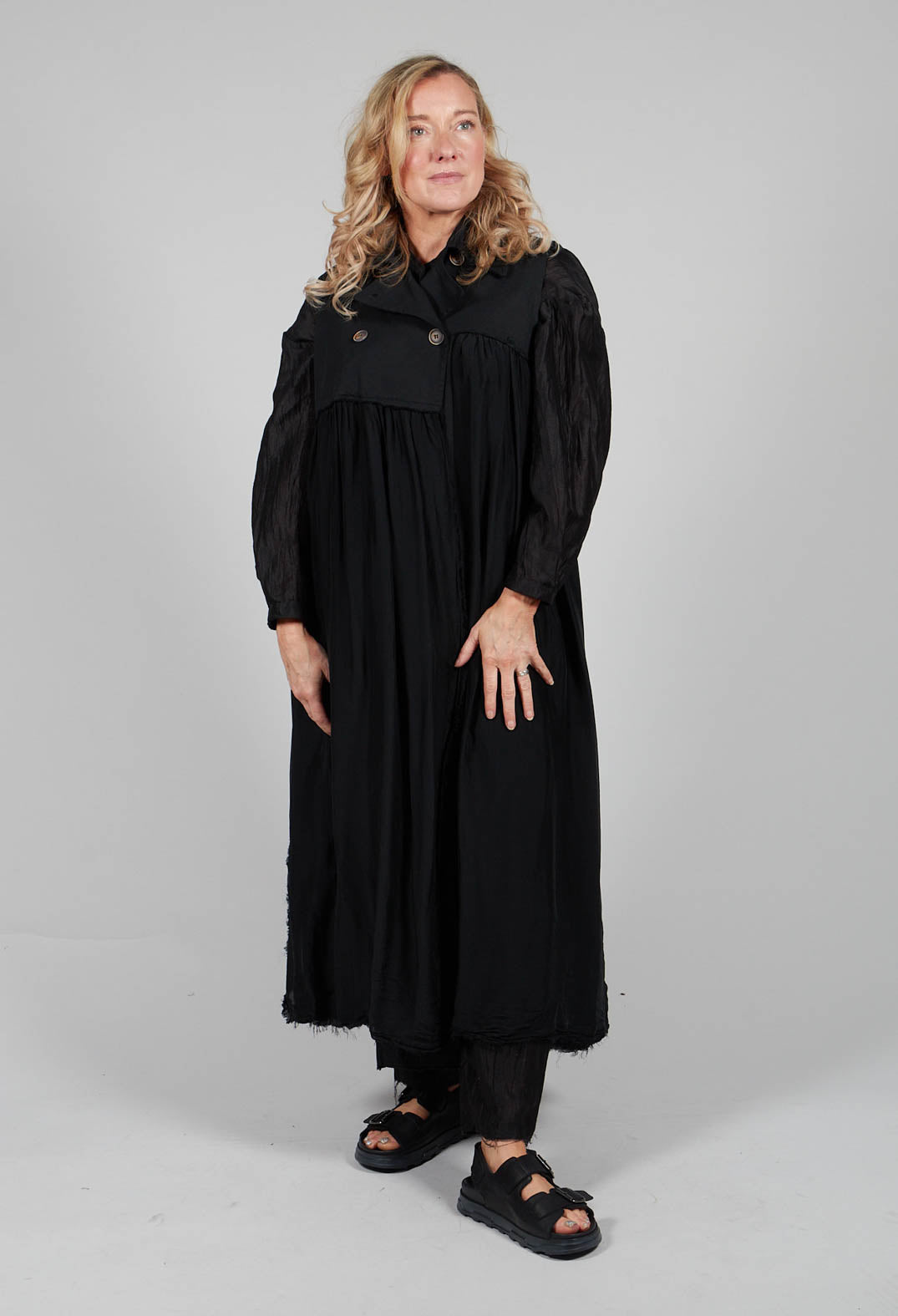 Long Sleeveless Coat in Contone and Viscosa Seta Nero