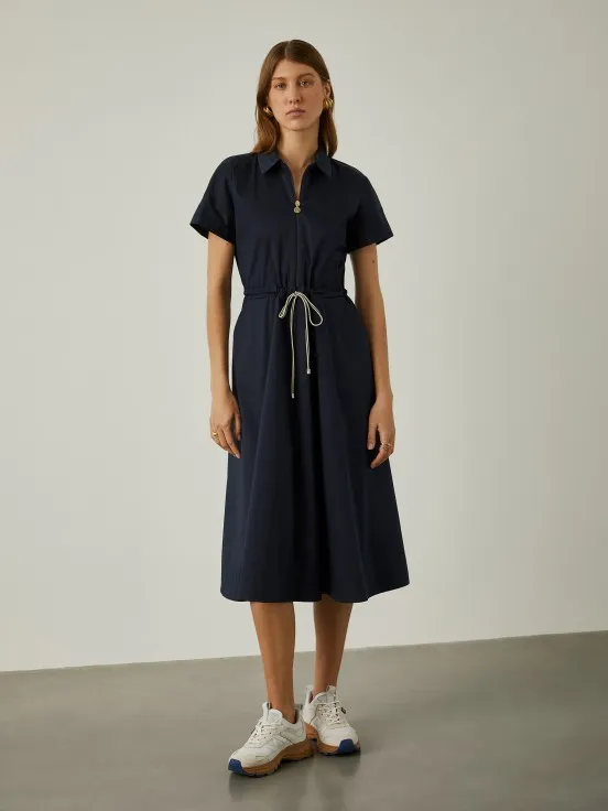 Short sleeve dress with adjustable waist