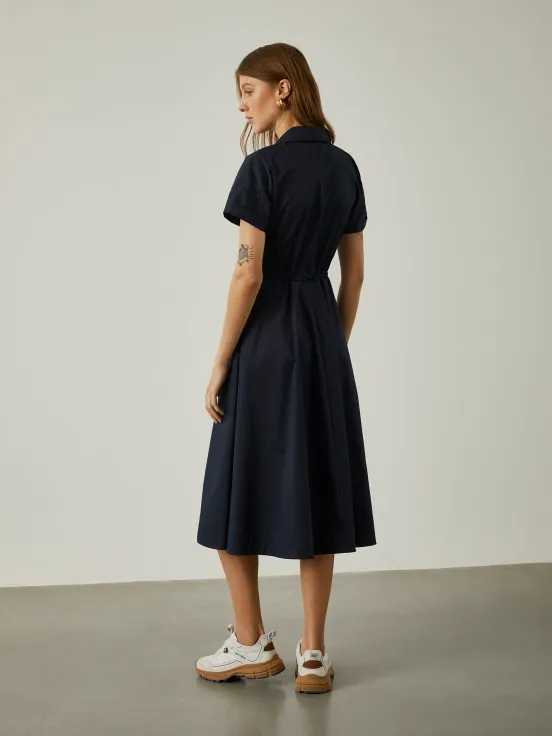 Short sleeve dress with adjustable waist